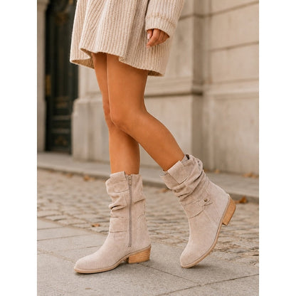 Slouchy enkellaarsjes met gesp